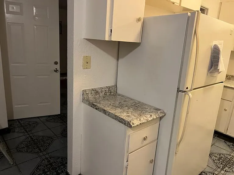109 E Trident Dr — Photo 5