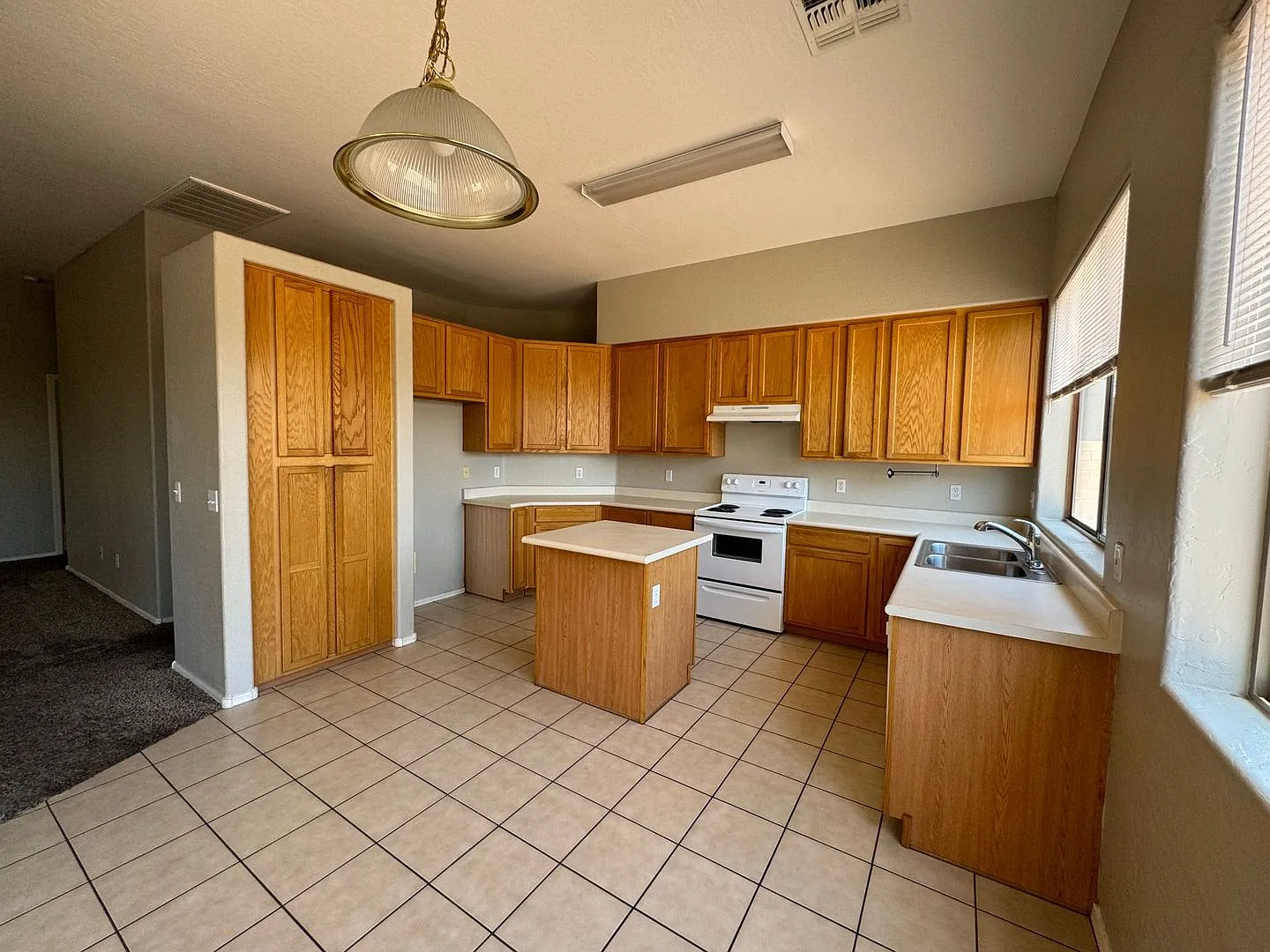 3 Bedroom - 2 Bath - 1435 Sq. Ft. Home in Chandler — Photo 3