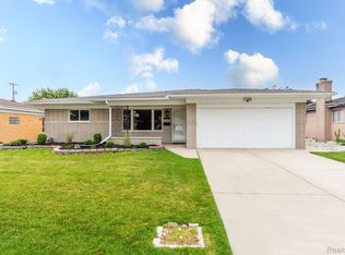 11415 Racine Rd, Warren, MI 48093