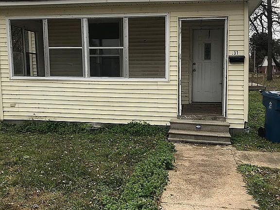 2nd image of 131 College St