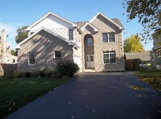 343 S Walnut St, Bensenville, IL