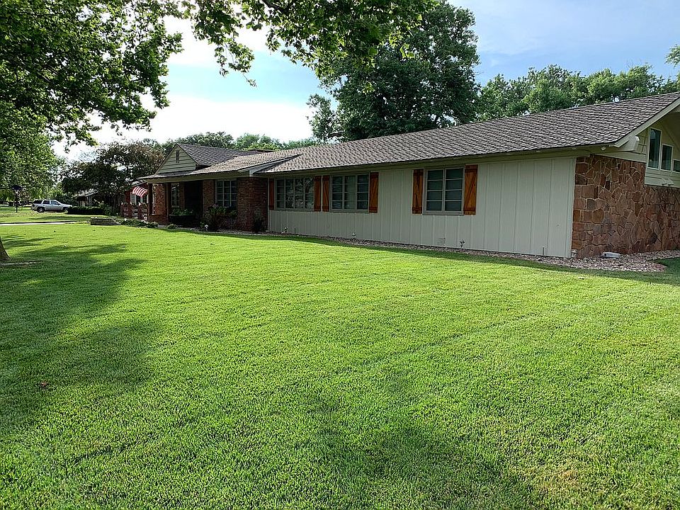1st image of 200 Countryside Dr