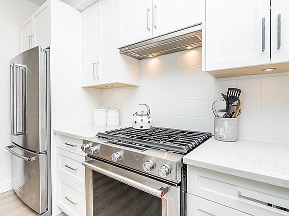 5th image of 16433 19th Ave #129