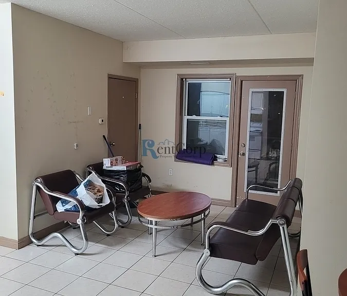 306 Lester St #4 — Photo 6