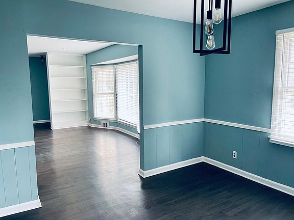 FAMILY ROOM/ DINNING ROOM/ BOOKCASE