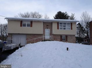 327 Pleasant View Dr, Willow Street, PA 17584