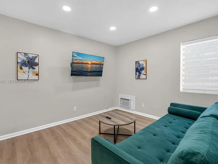10006 E Bay Harbor Dr #15 — Photo 5