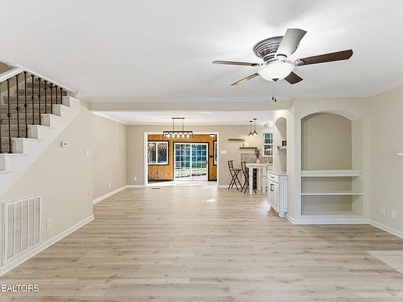 5th image of 467 Timbercreek Dr