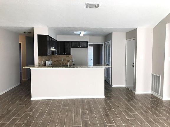 3rd image of 9307 Crystal Cove Cir