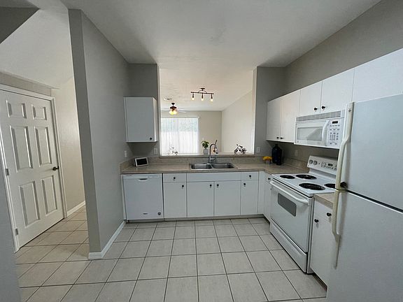 2nd image of 3638 Pine Oak Cir APT 103