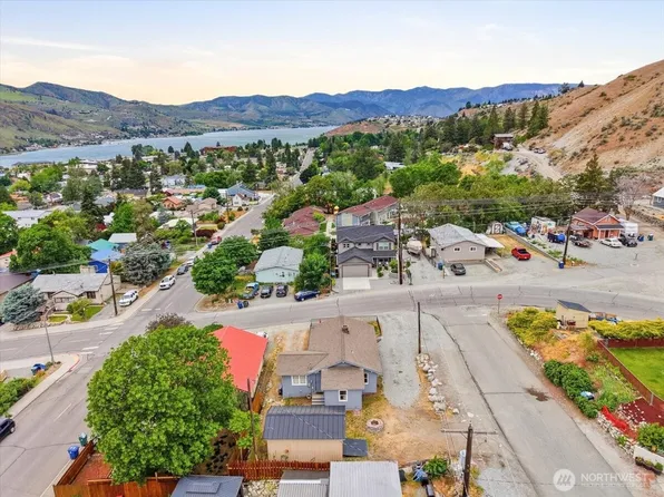 608 N Bradley Street, Chelan, WA 98816