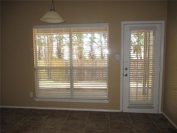 5th image of 201 Rosewood Ln