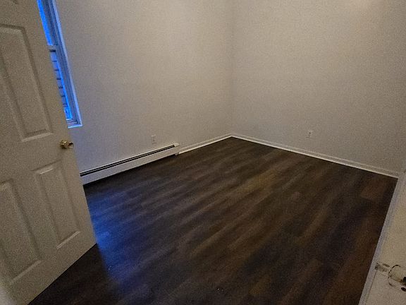 3rd image of 762 Grove St Floor 2
