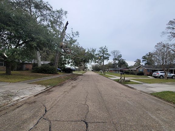 5th image of 277 Bonnie Dr