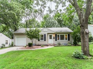 5331 Sherwood Dr, Roeland Park, KS 66205