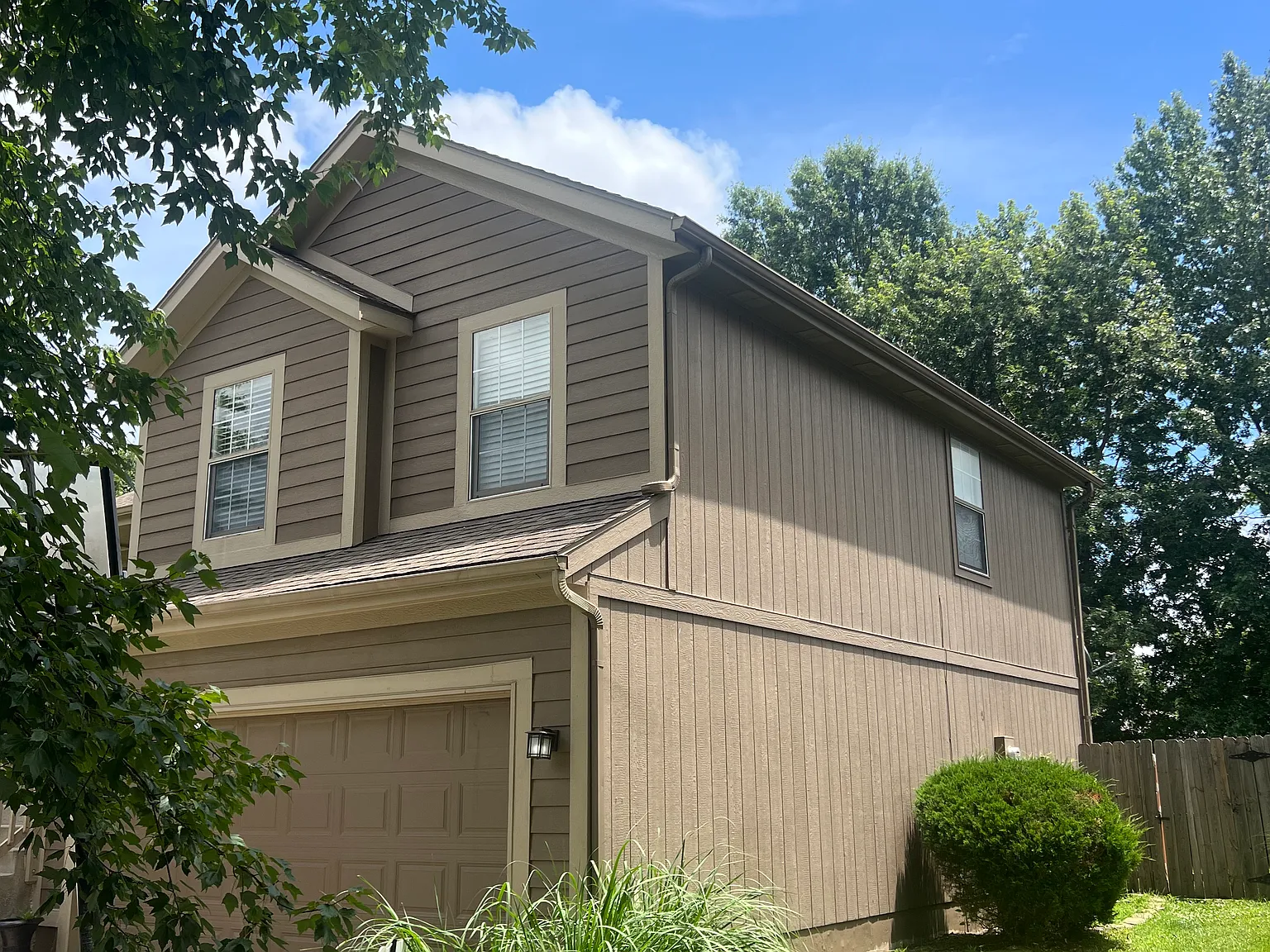 4 bed, 1850 sqft, $2,700 — Photo 1