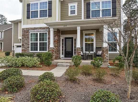3rd image of 215 Forest Lake Blvd