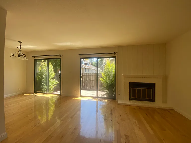 2446 Michele Jean Way — Photo 4