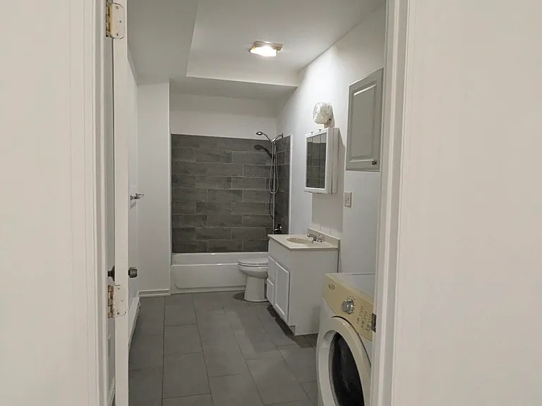445 Beethoven Dr #LOWER — Photo 4