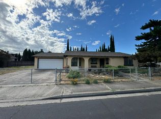 1461 E D St, Oakdale, CA