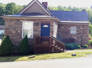 447 Valley St, Mc Donald, PA
