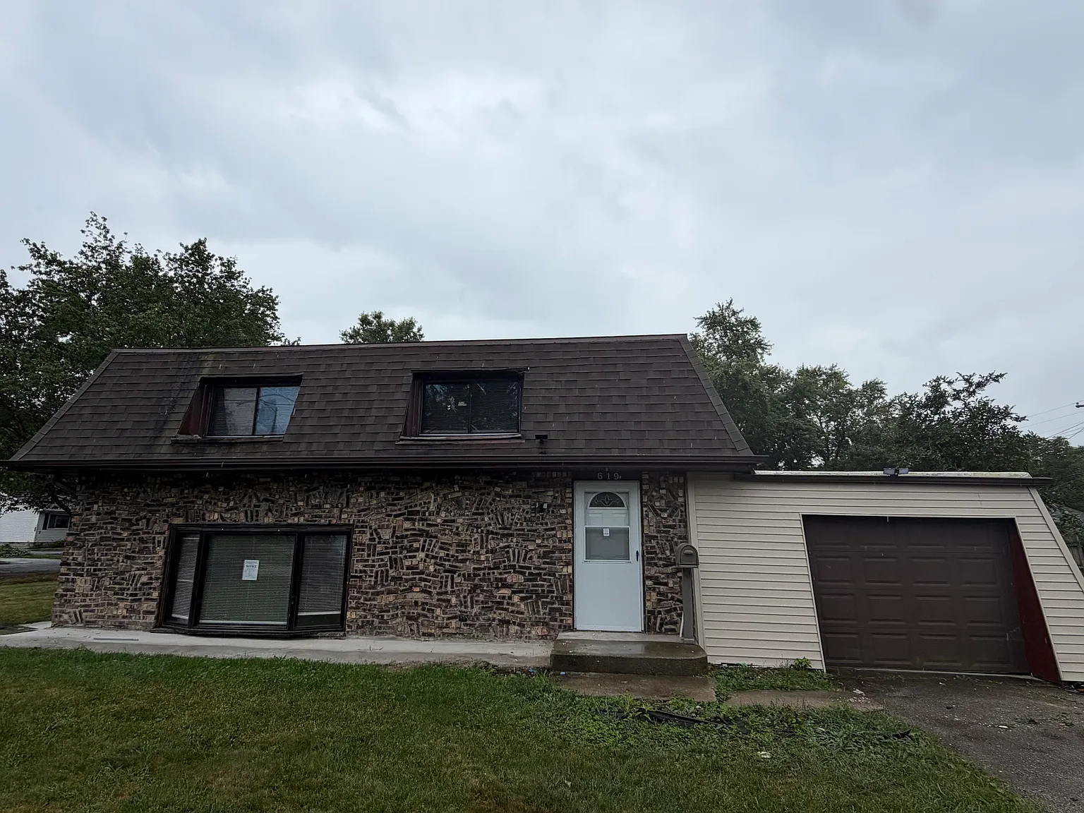 3 bed, 1904 sqft, $2,000 — Photo 1