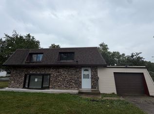 619 E 13th St, Hobart, IN 46342
