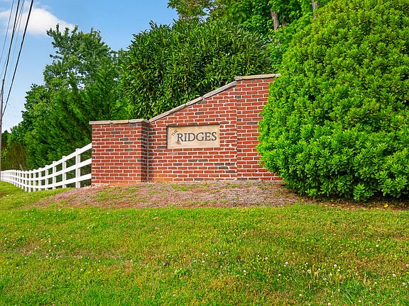 5th image of 111 Will Ridge Dr