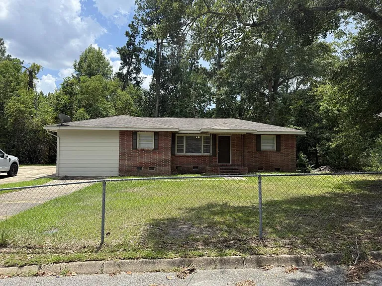 1210 Judson St — Photo 1