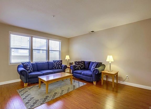 4th image of 7342 Meade Ct