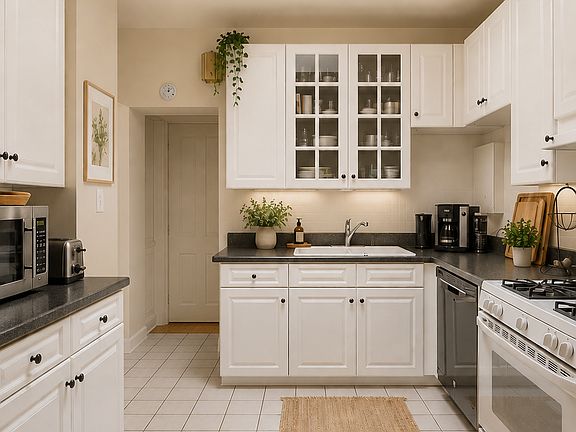 4th image of 241 W 71st St #3