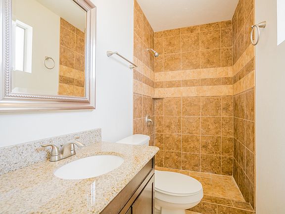 4th image of 3320 W Altadena Ave