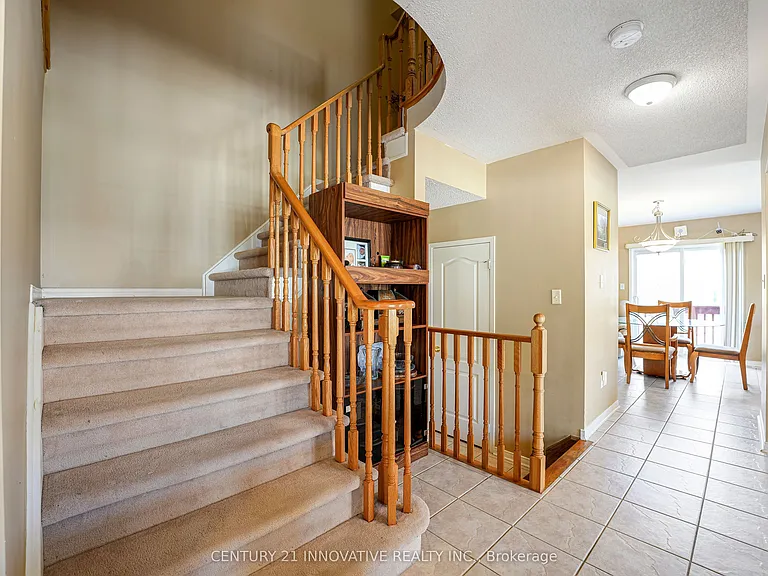14 Middlecote Dr — Photo 23