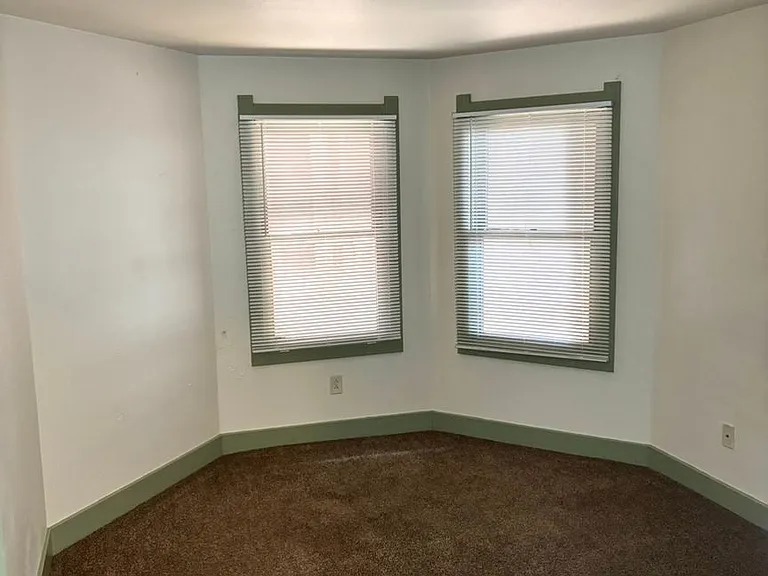 1007 N Summit St — Photo 18