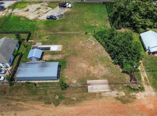 1301 N San Jacinto Ave, Cleveland, TX 77327