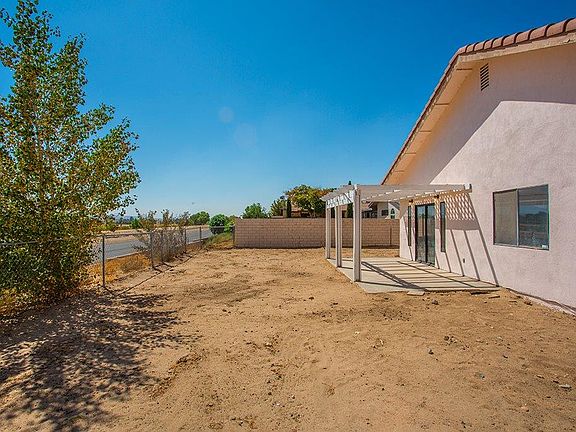4th image of 26471 Corona Dr