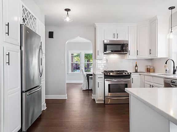 5th image of 462 Glenmont Ave