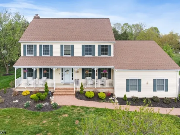 86 Carriage Trl, Montgomery Twp., NJ 08502