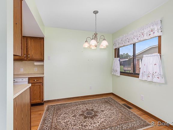 5th image of 690 Waterview Ct SW #32