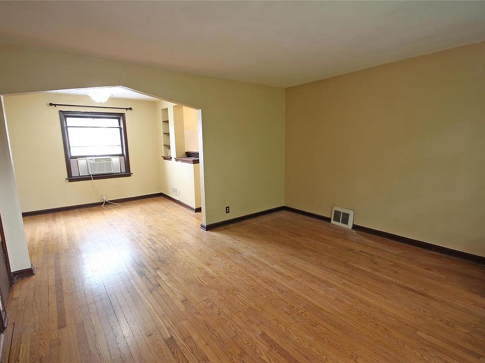 (2 South shown) All units with hardwood floors, living and dining.