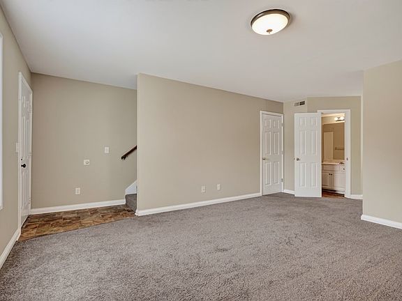 5th image of 42 Eastgate Cir APT B