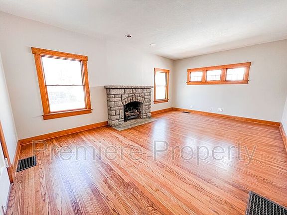 5th image of 2112 State Ave