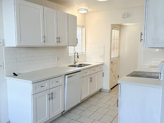 3rd image of 5305 Finsbury Ave