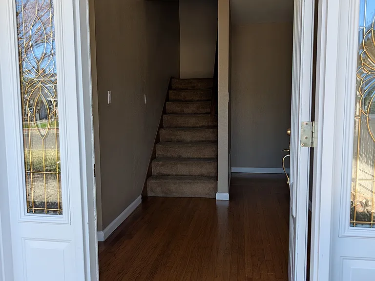 613 Whitehall Cir — Photo 4