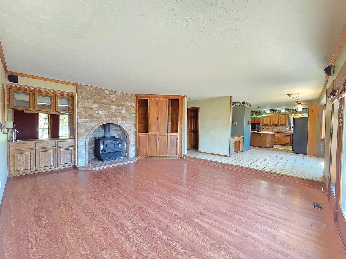 Building Photo - 7706 E Woodview Dr