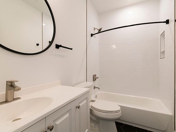 3rd image of 141 W York St W APT 1