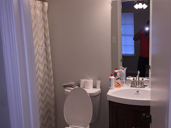 5th image of 109 River Point Dr APT A