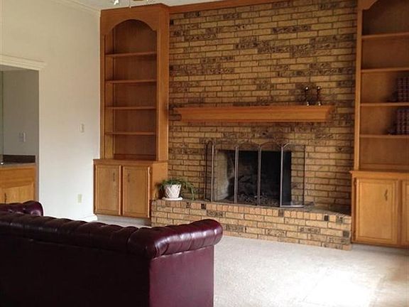 4th image of 106 N York Ave