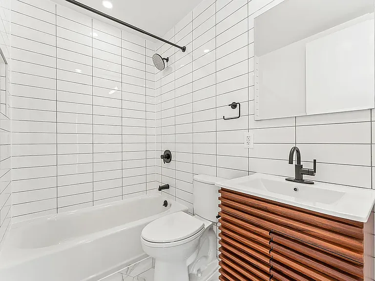 403 Myrtle Ave #2RR — Photo 7