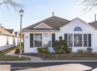 145 Blackbird Dr, Monroe Township, NJ 08831